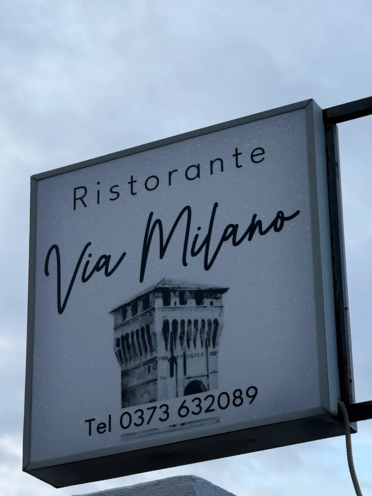 insegna ristorante via milano